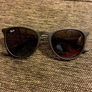 RAY BAN SUNGLASSES “ERIKA” STYLE